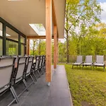 Big Buffalo | 20 Personen Βίλα Well (Limburg)